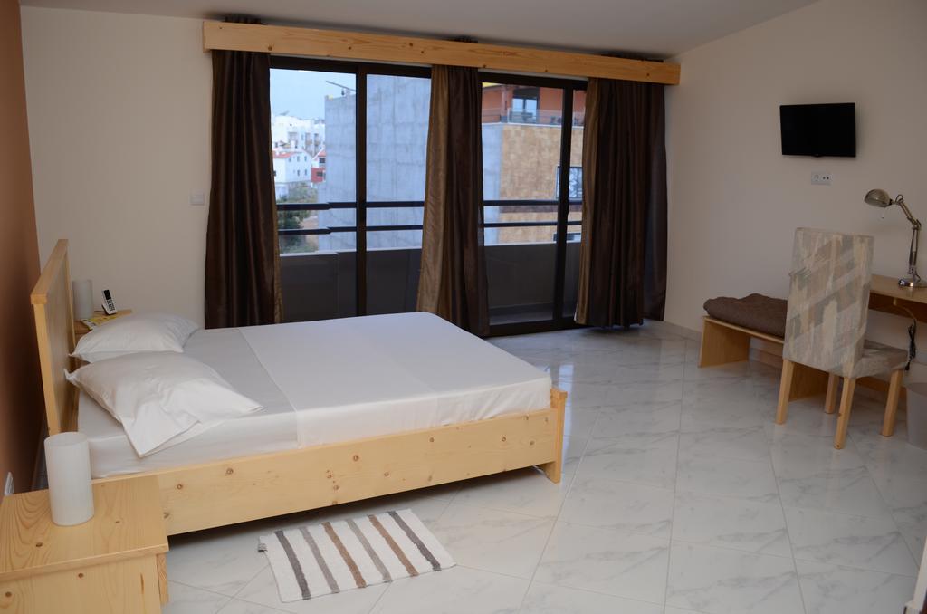 Lt Aparthotel Praia Pokoj fotografie